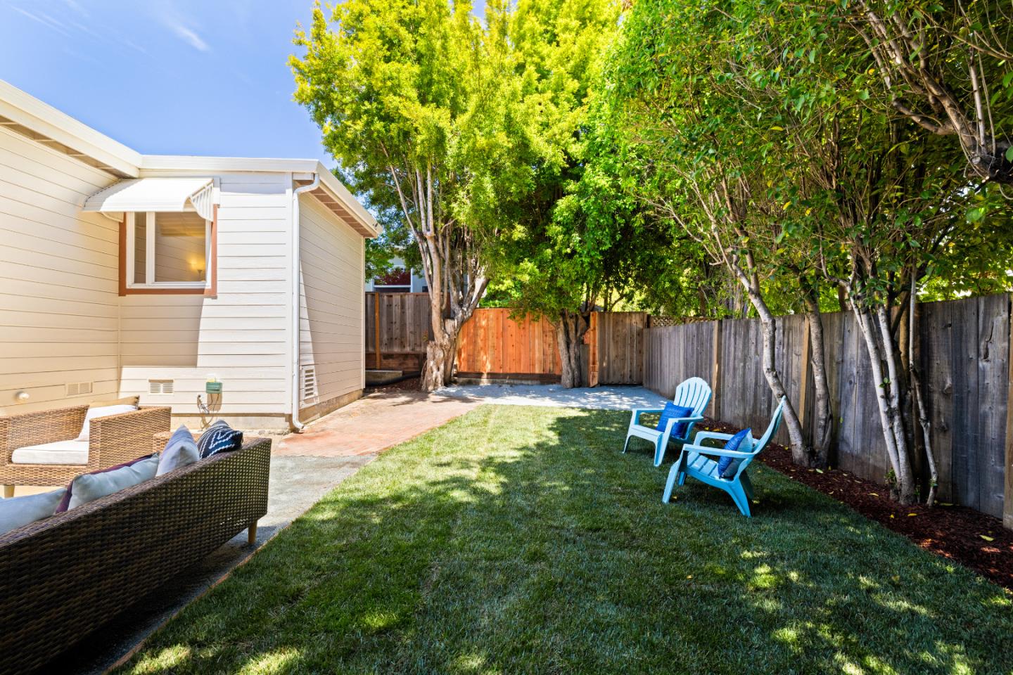 Detail Gallery Image 17 of 30 For 903 Alameda De Las Pulgas, Belmont,  CA 94002 - 3 Beds | 2 Baths
