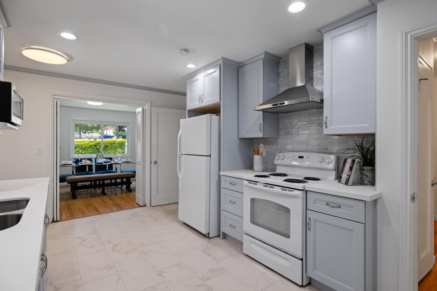 Detail Gallery Image 8 of 30 For 903 Alameda De Las Pulgas, Belmont,  CA 94002 - 3 Beds | 2 Baths