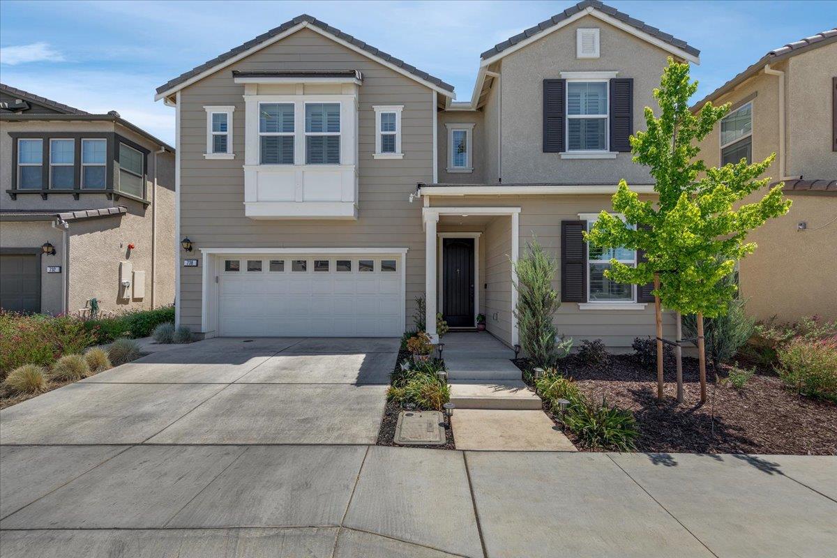 Detail Gallery Image 2 of 53 For 738 Sullivan Way, Gilroy,  CA 95020 - 4 Beds | 3 Baths