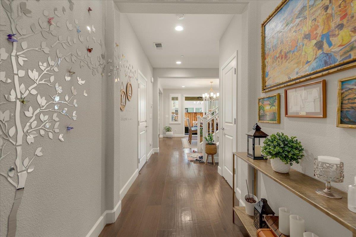 Detail Gallery Image 5 of 53 For 738 Sullivan Way, Gilroy,  CA 95020 - 4 Beds | 3 Baths