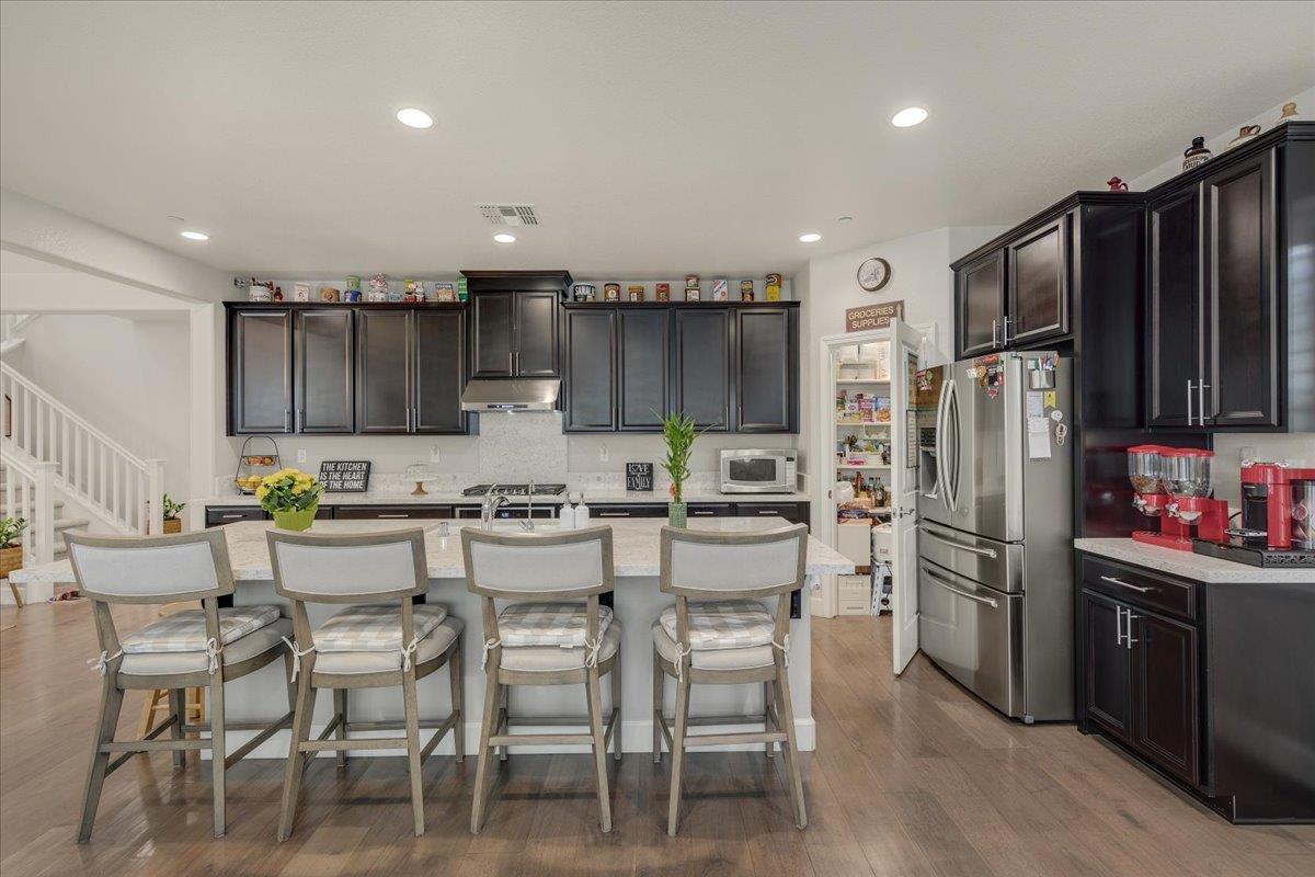Detail Gallery Image 9 of 53 For 738 Sullivan Way, Gilroy,  CA 95020 - 4 Beds | 3 Baths