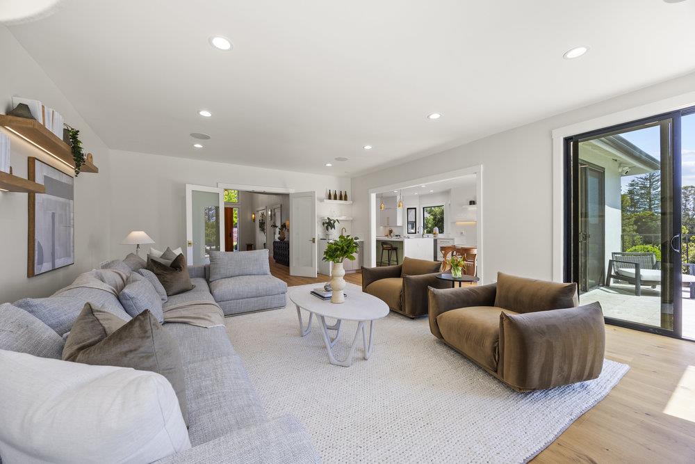 Detail Gallery Image 11 of 68 For 1095 Macadamia Dr, Hillsborough,  CA 94010 - 5 Beds | 5/1 Baths