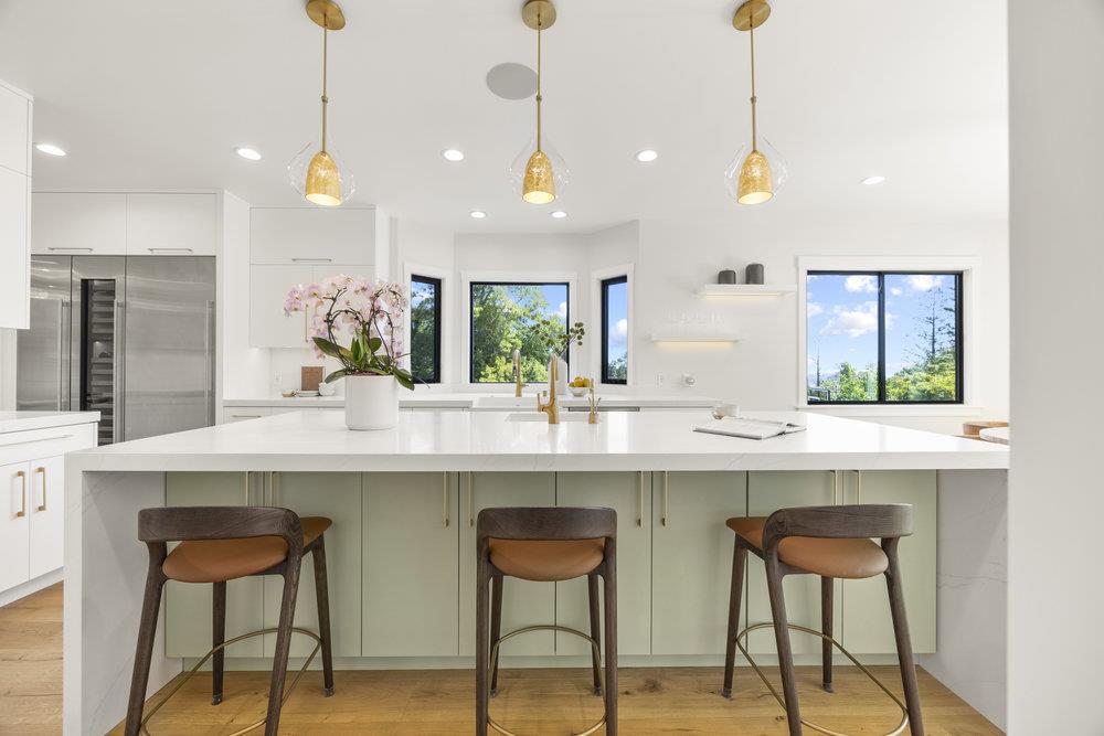 Detail Gallery Image 14 of 68 For 1095 Macadamia Dr, Hillsborough,  CA 94010 - 5 Beds | 5/1 Baths
