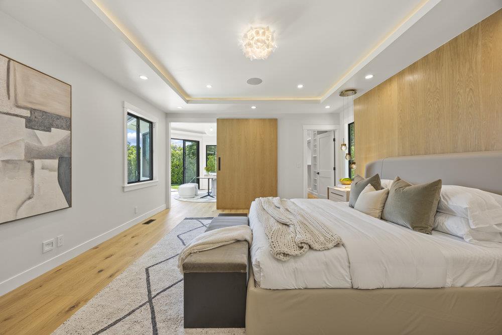 Detail Gallery Image 20 of 68 For 1095 Macadamia Dr, Hillsborough,  CA 94010 - 5 Beds | 5/1 Baths
