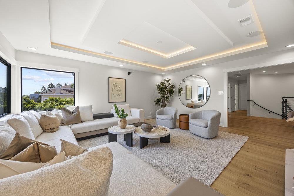 Detail Gallery Image 31 of 68 For 1095 Macadamia Dr, Hillsborough,  CA 94010 - 5 Beds | 5/1 Baths