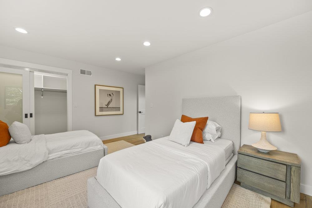 Detail Gallery Image 46 of 68 For 1095 Macadamia Dr, Hillsborough,  CA 94010 - 5 Beds | 5/1 Baths