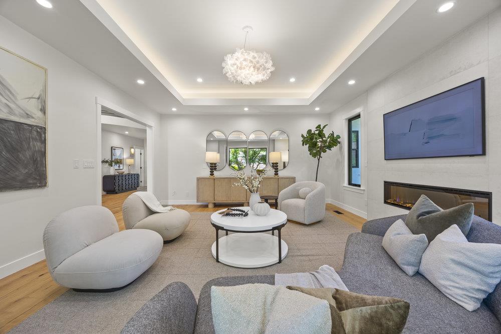 Detail Gallery Image 5 of 68 For 1095 Macadamia Dr, Hillsborough,  CA 94010 - 5 Beds | 5/1 Baths