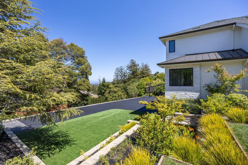 Detail Gallery Image 61 of 68 For 1095 Macadamia Dr, Hillsborough,  CA 94010 - 5 Beds | 5/1 Baths