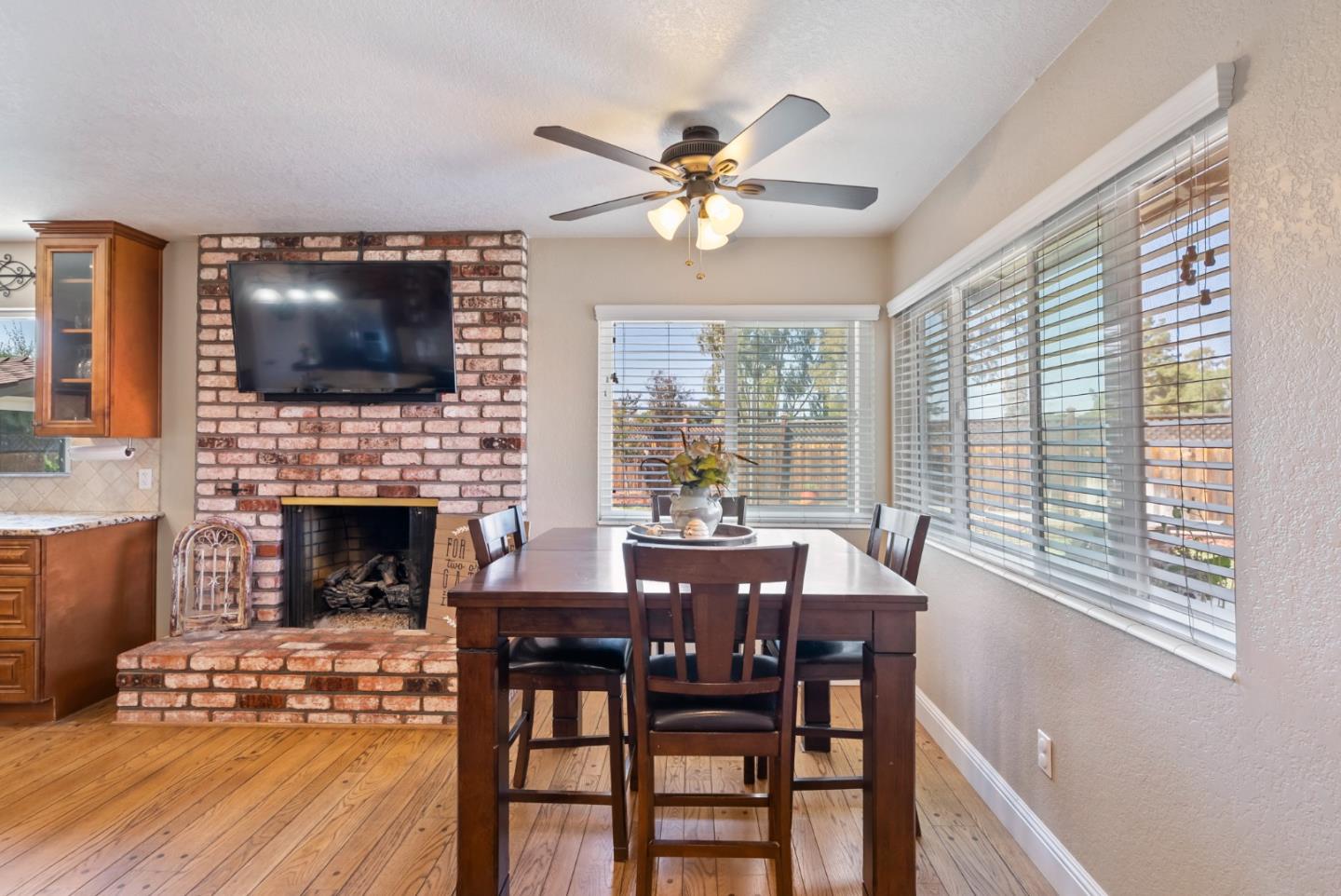 Detail Gallery Image 10 of 68 For 60 Dots Cir, Hollister,  CA 95023 - 3 Beds | 2/1 Baths