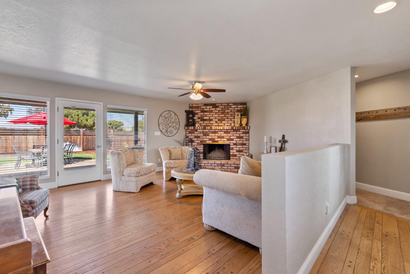 Detail Gallery Image 13 of 68 For 60 Dots Cir, Hollister,  CA 95023 - 3 Beds | 2/1 Baths