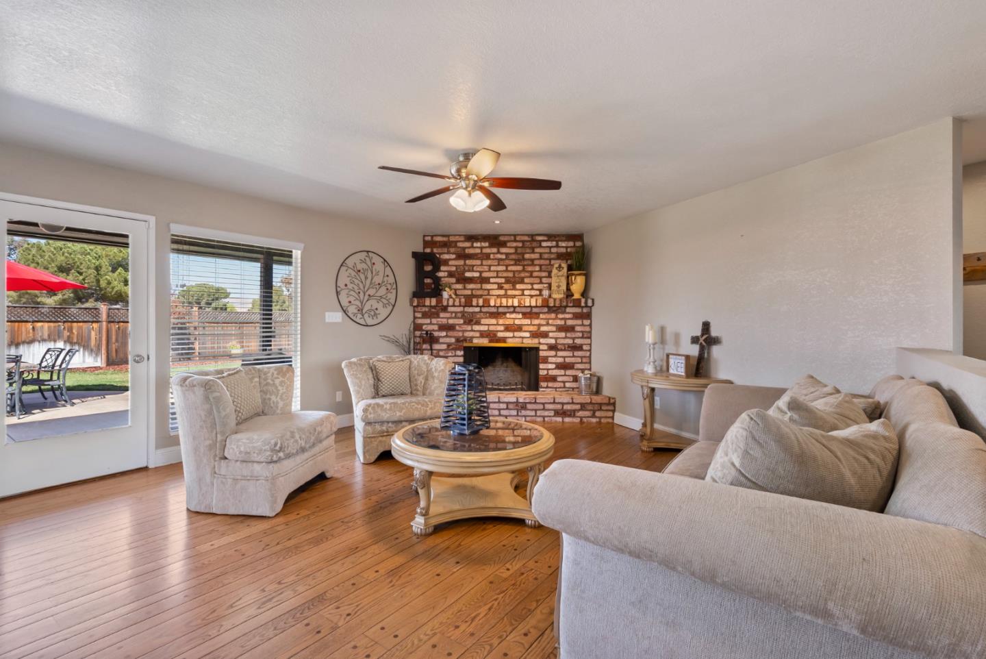 Detail Gallery Image 14 of 68 For 60 Dots Cir, Hollister,  CA 95023 - 3 Beds | 2/1 Baths
