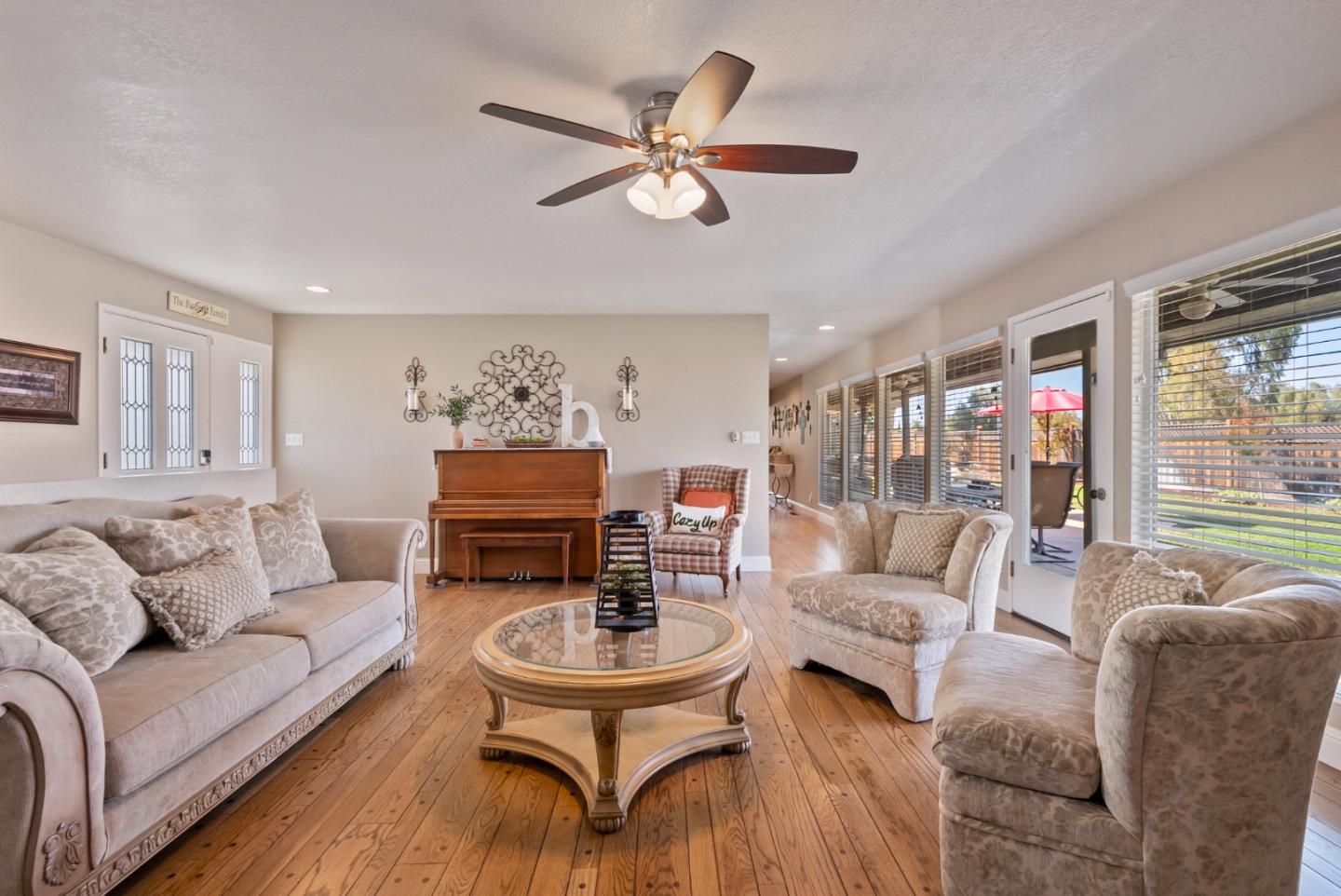 Detail Gallery Image 17 of 68 For 60 Dots Cir, Hollister,  CA 95023 - 3 Beds | 2/1 Baths