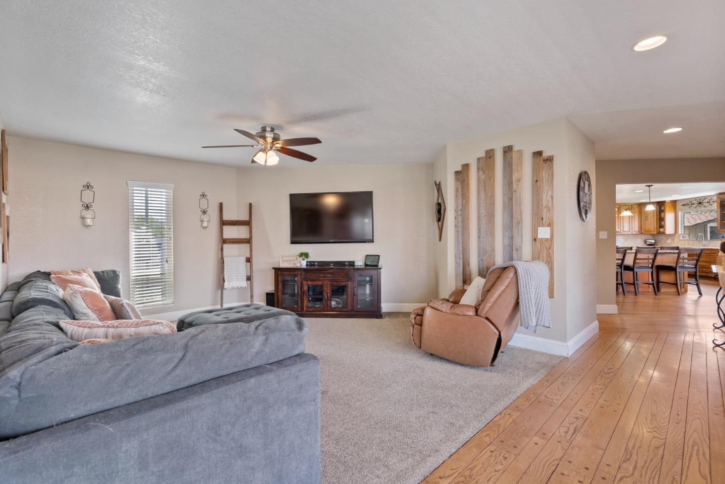 Detail Gallery Image 18 of 68 For 60 Dots Cir, Hollister,  CA 95023 - 3 Beds | 2/1 Baths