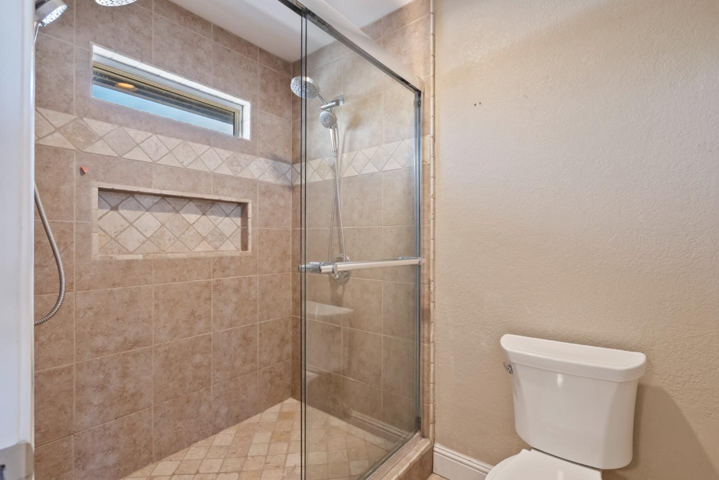 Detail Gallery Image 31 of 68 For 60 Dots Cir, Hollister,  CA 95023 - 3 Beds | 2/1 Baths
