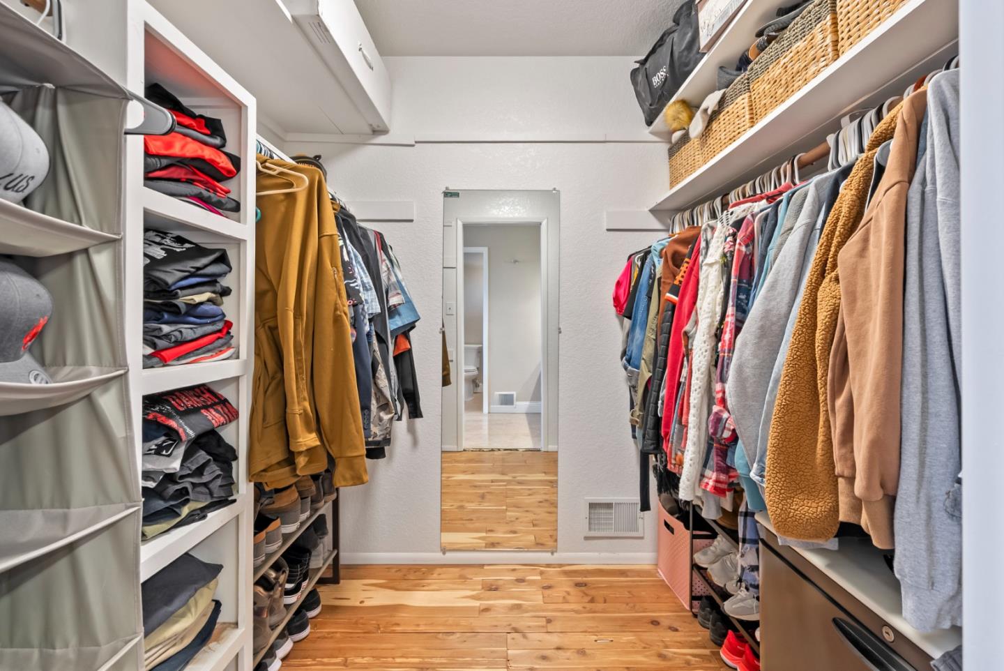 Detail Gallery Image 32 of 68 For 60 Dots Cir, Hollister,  CA 95023 - 3 Beds | 2/1 Baths