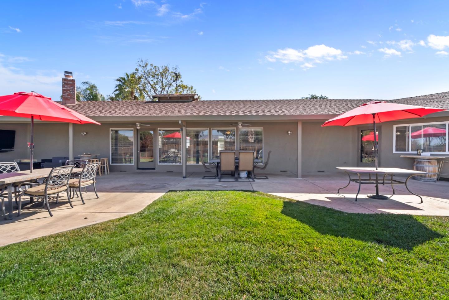 Detail Gallery Image 35 of 68 For 60 Dots Cir, Hollister,  CA 95023 - 3 Beds | 2/1 Baths
