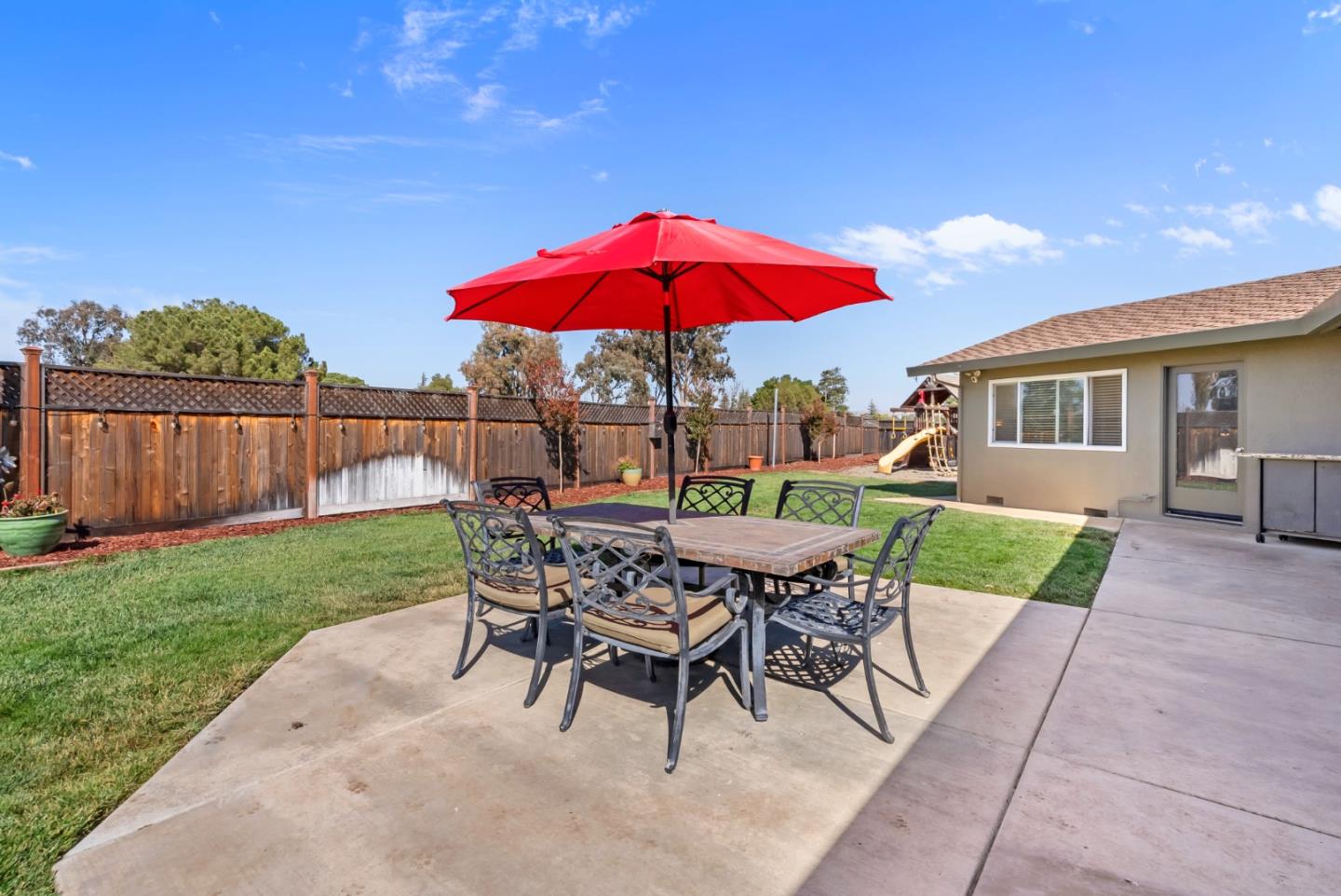 Detail Gallery Image 36 of 68 For 60 Dots Cir, Hollister,  CA 95023 - 3 Beds | 2/1 Baths
