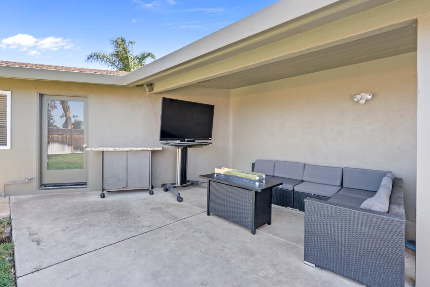 Detail Gallery Image 37 of 68 For 60 Dots Cir, Hollister,  CA 95023 - 3 Beds | 2/1 Baths