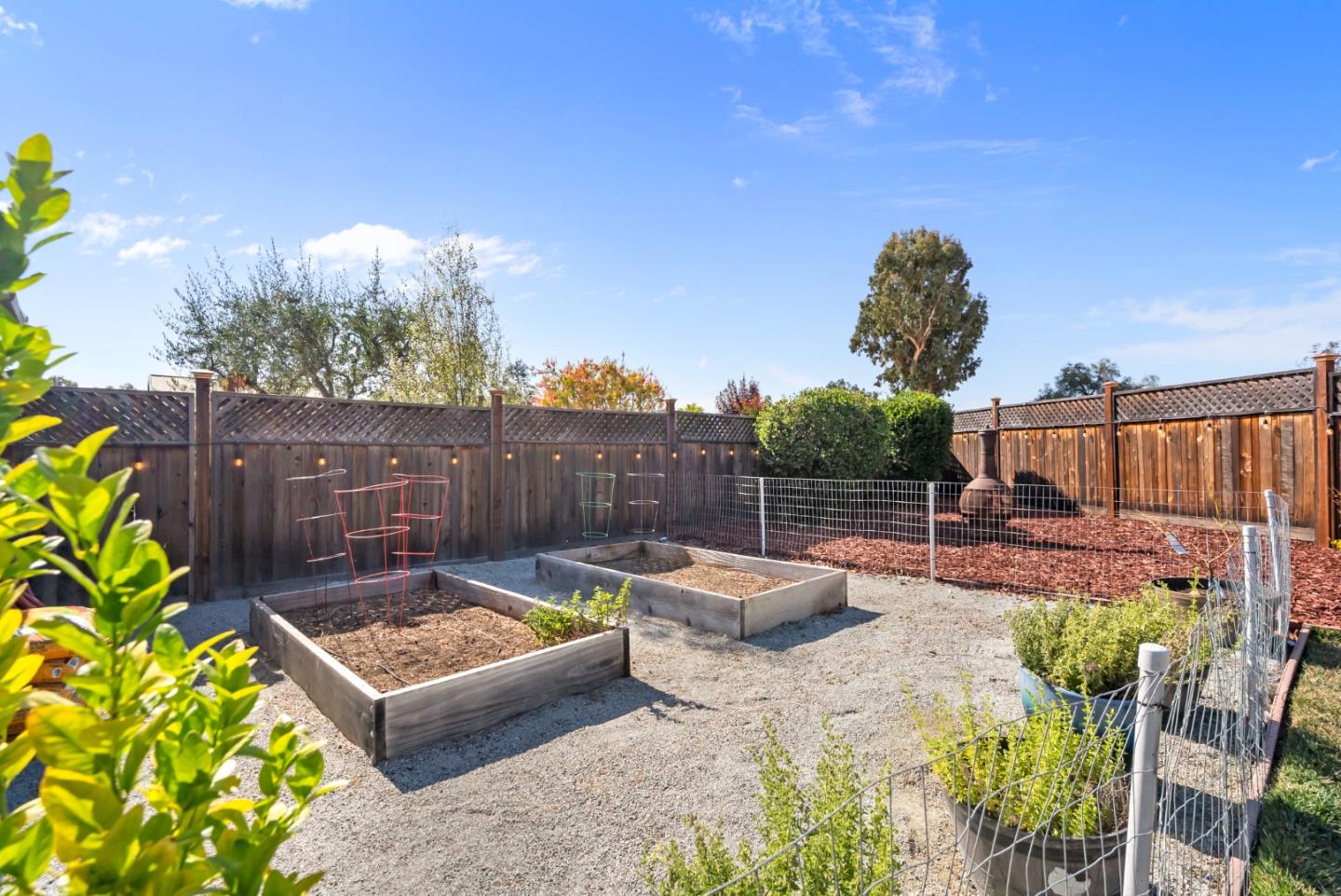 Detail Gallery Image 44 of 68 For 60 Dots Cir, Hollister,  CA 95023 - 3 Beds | 2/1 Baths