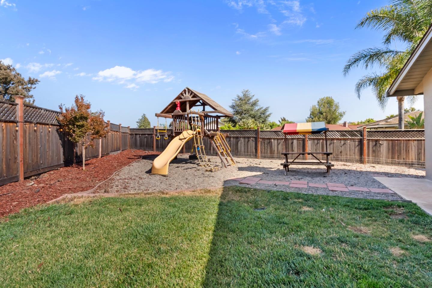 Detail Gallery Image 46 of 68 For 60 Dots Cir, Hollister,  CA 95023 - 3 Beds | 2/1 Baths