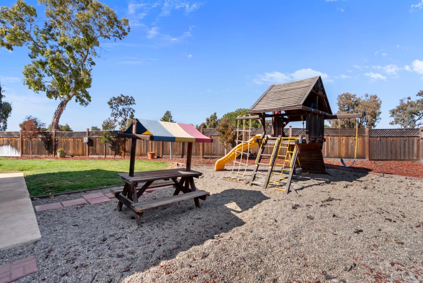Detail Gallery Image 49 of 68 For 60 Dots Cir, Hollister,  CA 95023 - 3 Beds | 2/1 Baths