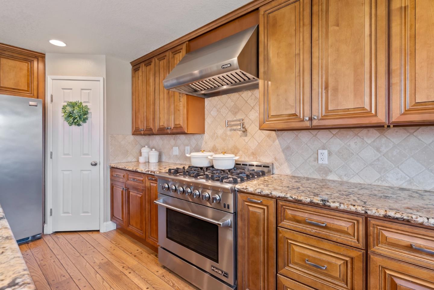 Detail Gallery Image 7 of 68 For 60 Dots Cir, Hollister,  CA 95023 - 3 Beds | 2/1 Baths