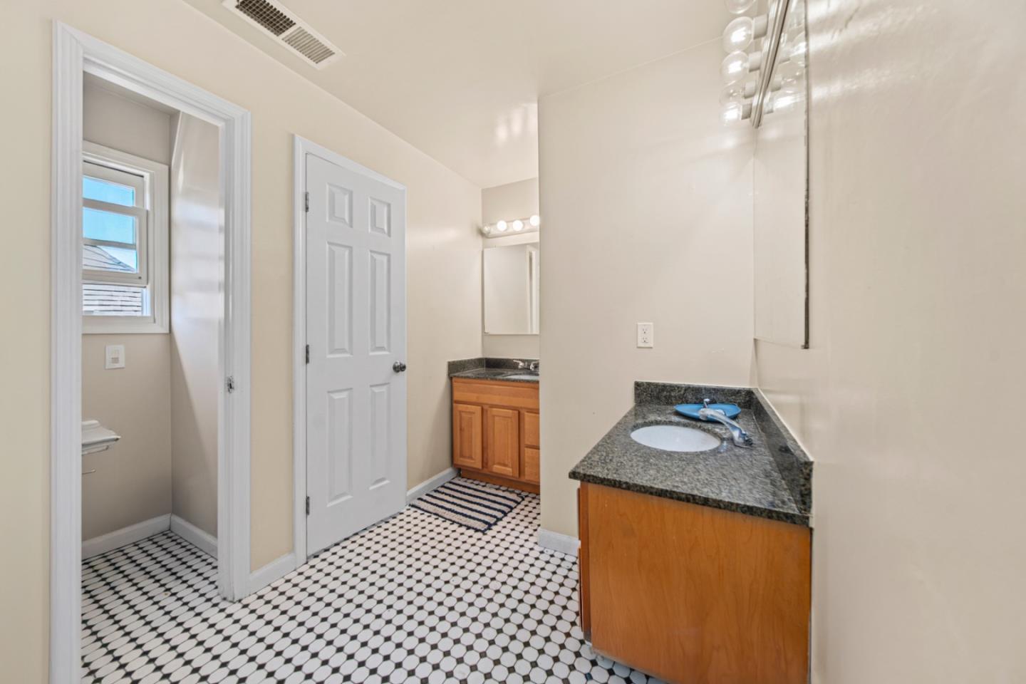 Detail Gallery Image 16 of 24 For 551 Washington St, Santa Clara,  CA 95050 - 6 Beds | 3 Baths