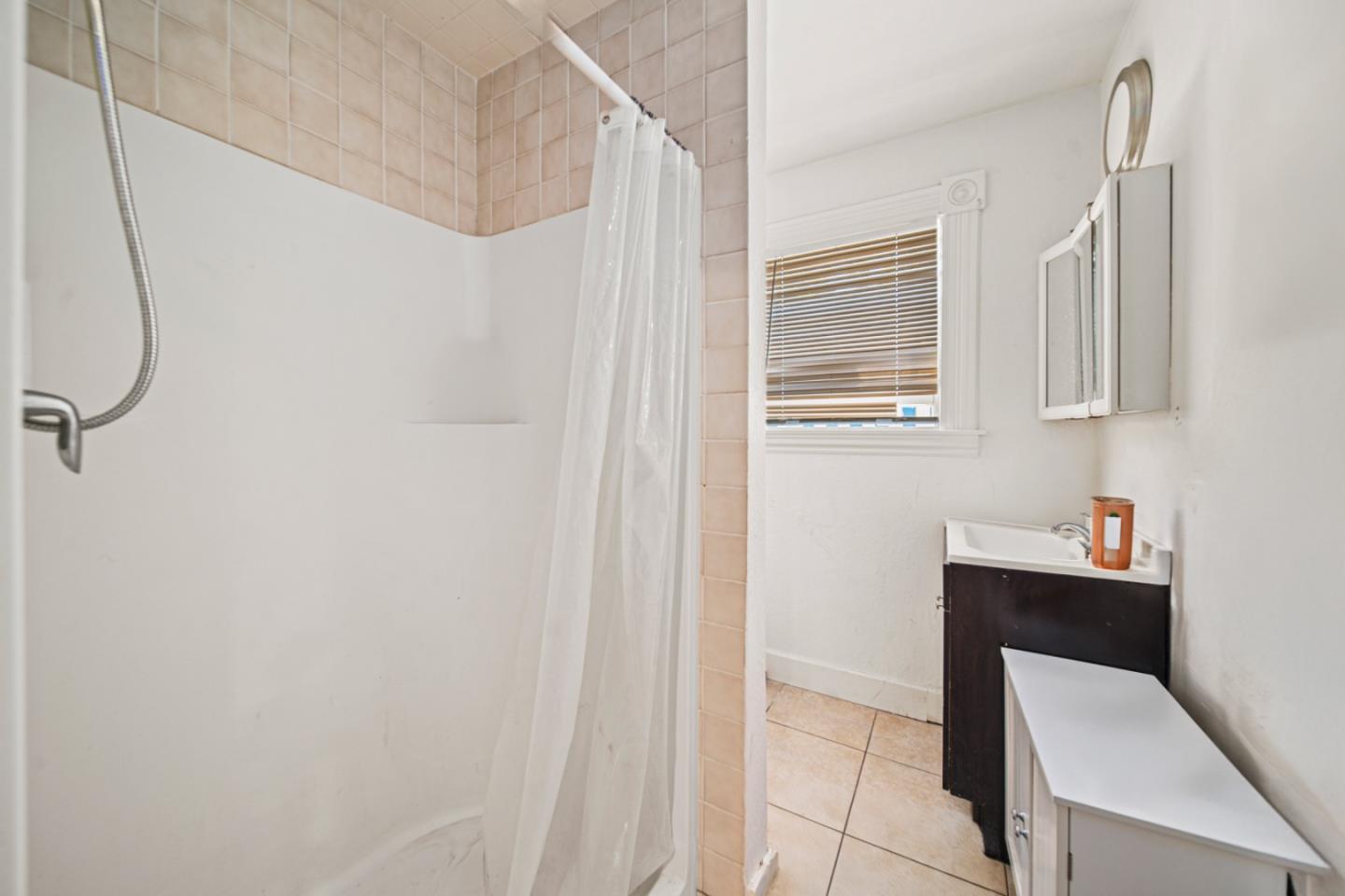 Detail Gallery Image 23 of 24 For 551 Washington St, Santa Clara,  CA 95050 - 6 Beds | 3 Baths