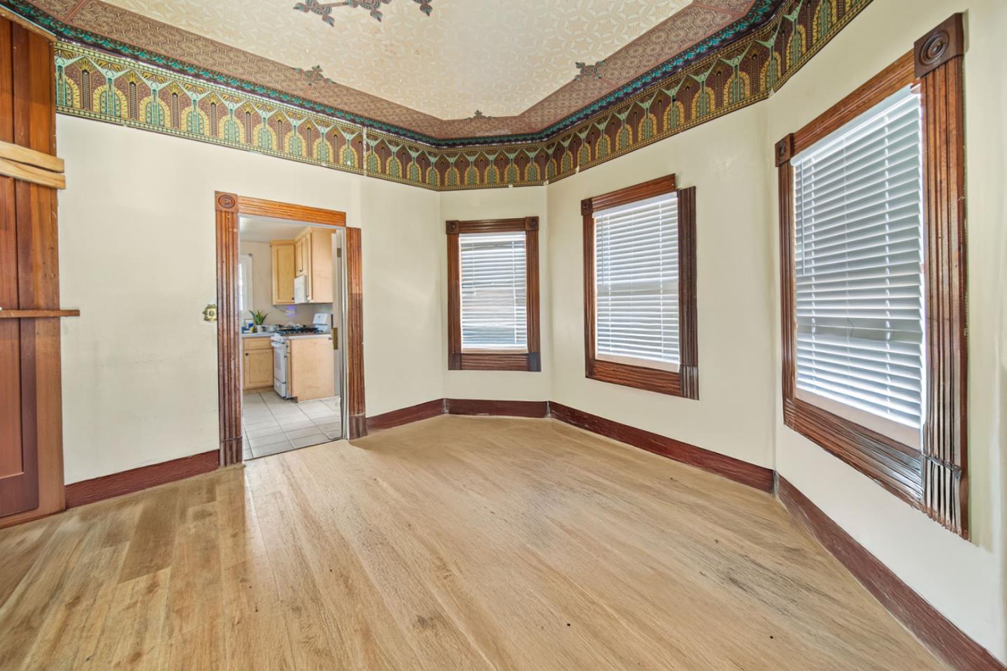 Detail Gallery Image 6 of 24 For 551 Washington St, Santa Clara,  CA 95050 - 6 Beds | 3 Baths