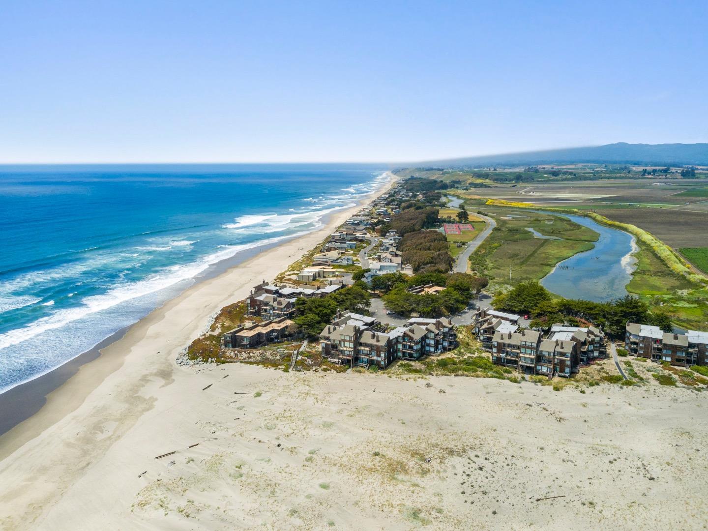 Detail Gallery Image 33 of 36 For 52 Pelican Pt, Watsonville,  CA 95076 - 1 Beds | 1 Baths