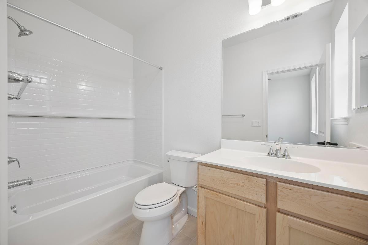 Detail Gallery Image 13 of 31 For 3710 Scribe Way, Castro Valley,  CA 94546 - 3 Beds | 3 Baths