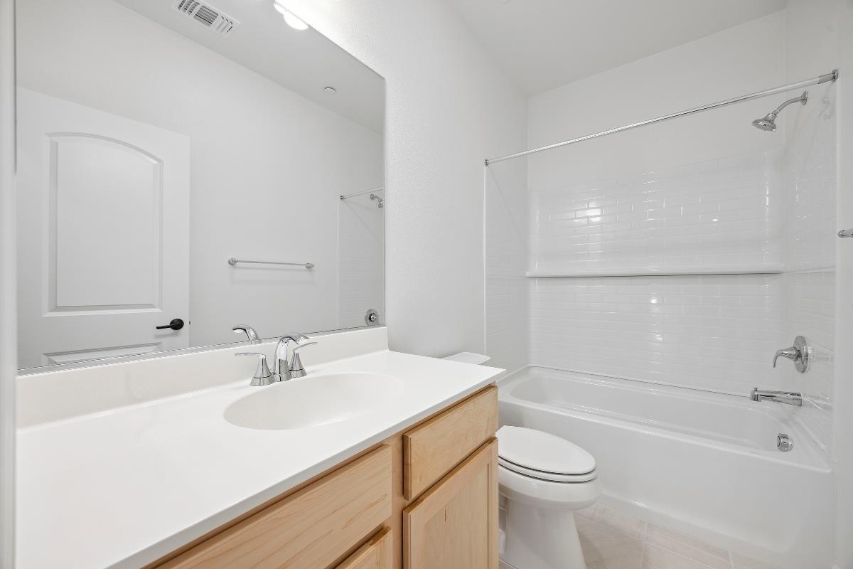 Detail Gallery Image 14 of 31 For 3710 Scribe Way, Castro Valley,  CA 94546 - 3 Beds | 3 Baths
