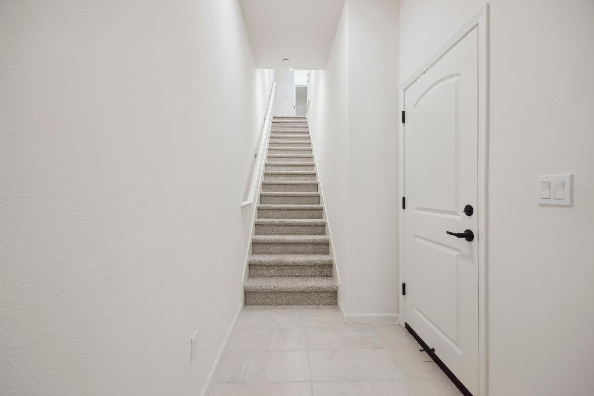 Detail Gallery Image 28 of 31 For 3710 Scribe Way, Castro Valley,  CA 94546 - 3 Beds | 3 Baths