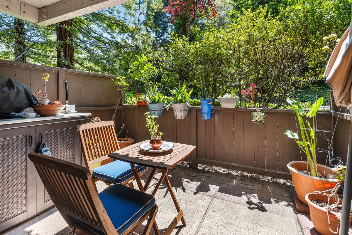 Detail Gallery Image 6 of 32 For 1116 Shelter Creek Ln, San Bruno,  CA 94066 - 2 Beds | 2 Baths