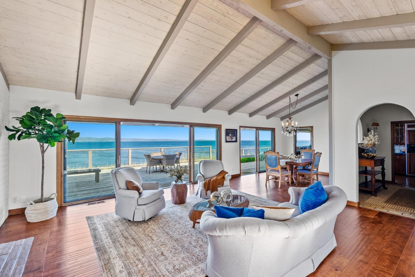 Detail Gallery Image 10 of 51 For 4250 Opal Cliff Dr, Santa Cruz,  CA 95062 - 4 Beds | 2/1 Baths