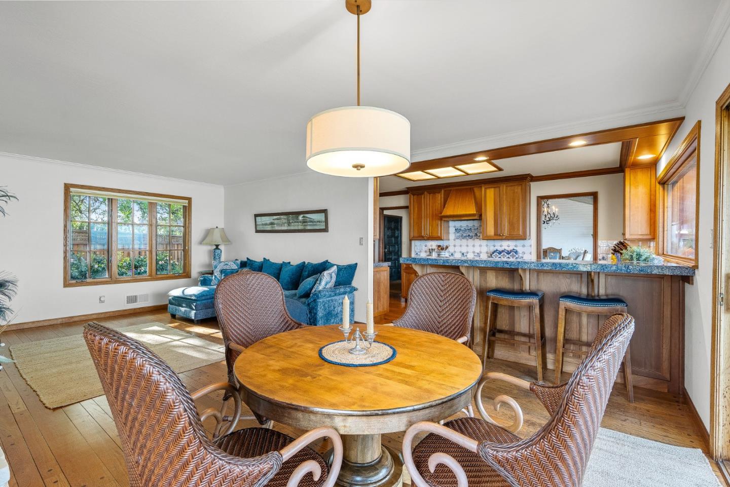Detail Gallery Image 18 of 51 For 4250 Opal Cliff Dr, Santa Cruz,  CA 95062 - 4 Beds | 2/1 Baths