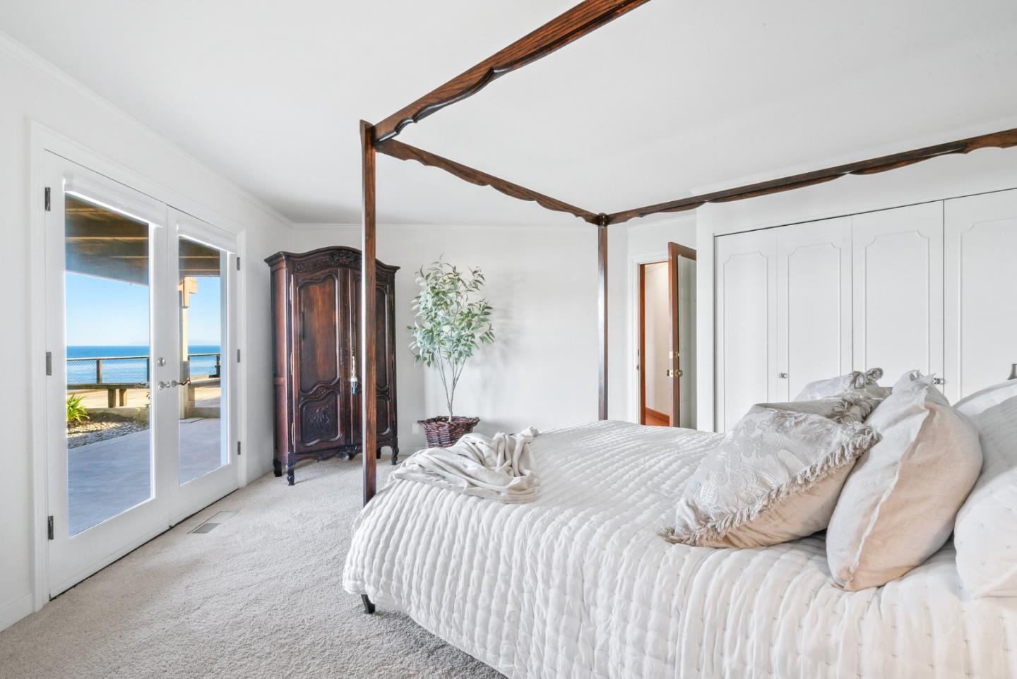 Detail Gallery Image 22 of 51 For 4250 Opal Cliff Dr, Santa Cruz,  CA 95062 - 4 Beds | 2/1 Baths