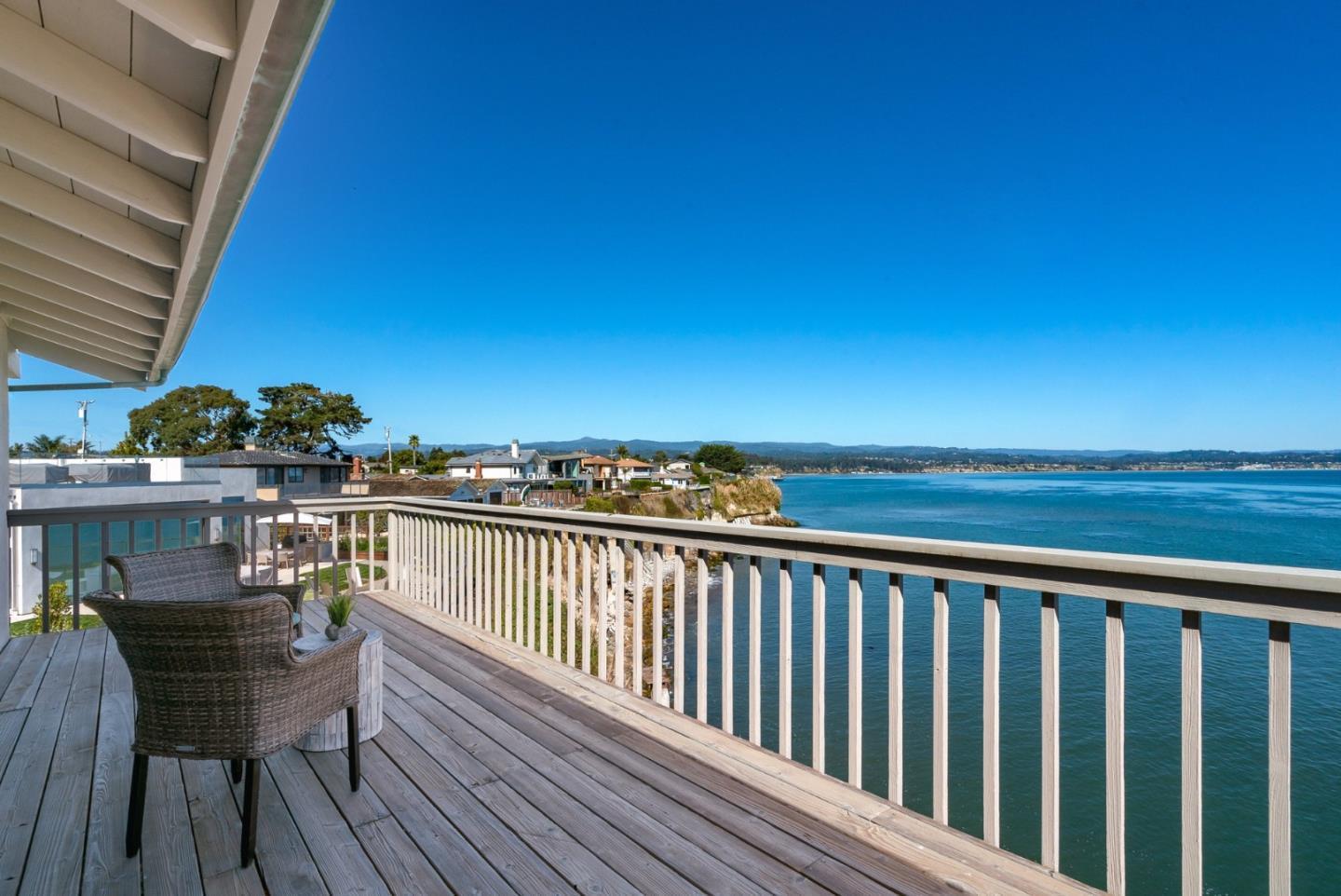 Detail Gallery Image 33 of 51 For 4250 Opal Cliff Dr, Santa Cruz,  CA 95062 - 4 Beds | 2/1 Baths