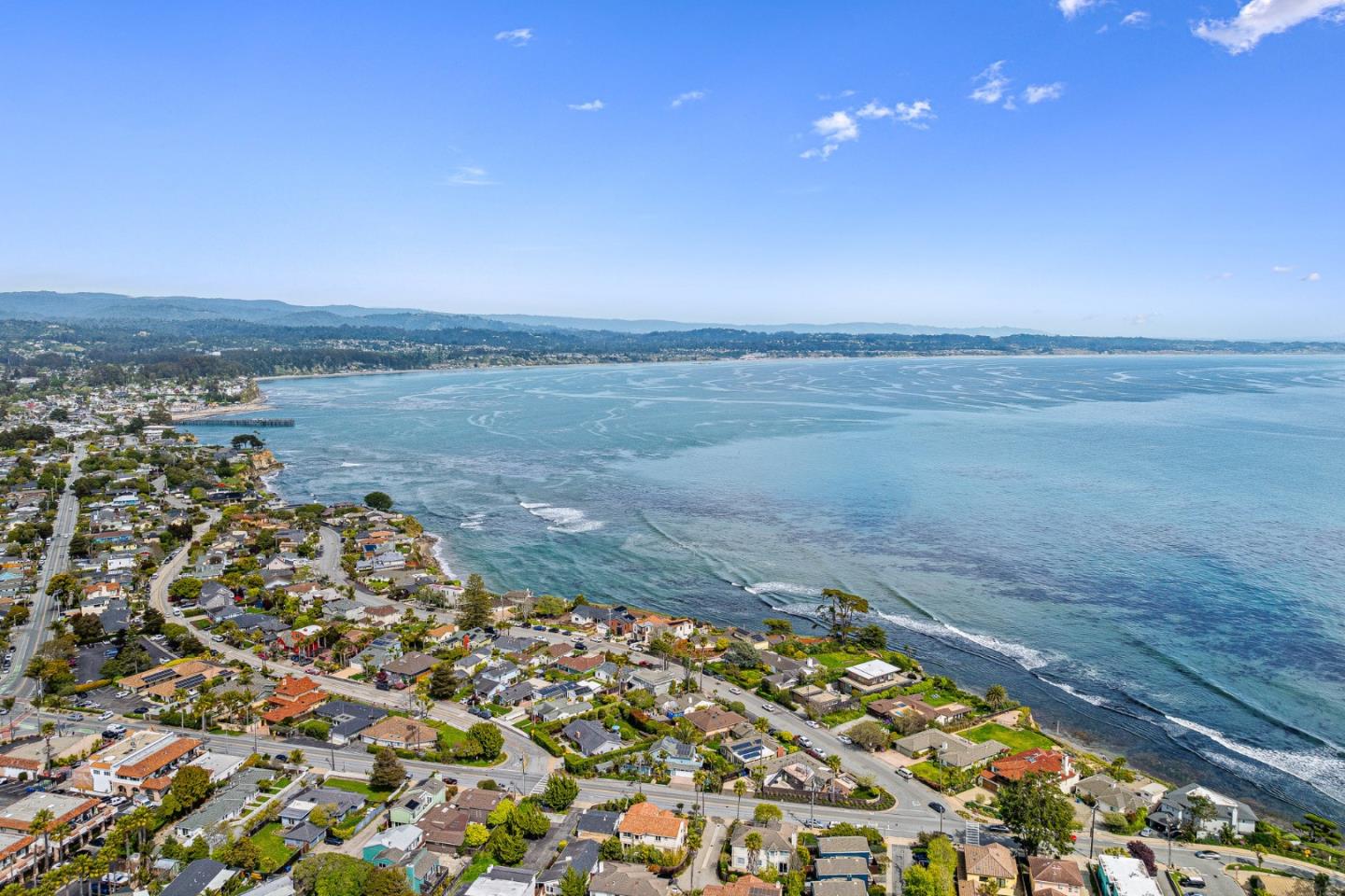 Detail Gallery Image 38 of 51 For 4250 Opal Cliff Dr, Santa Cruz,  CA 95062 - 4 Beds | 2/1 Baths
