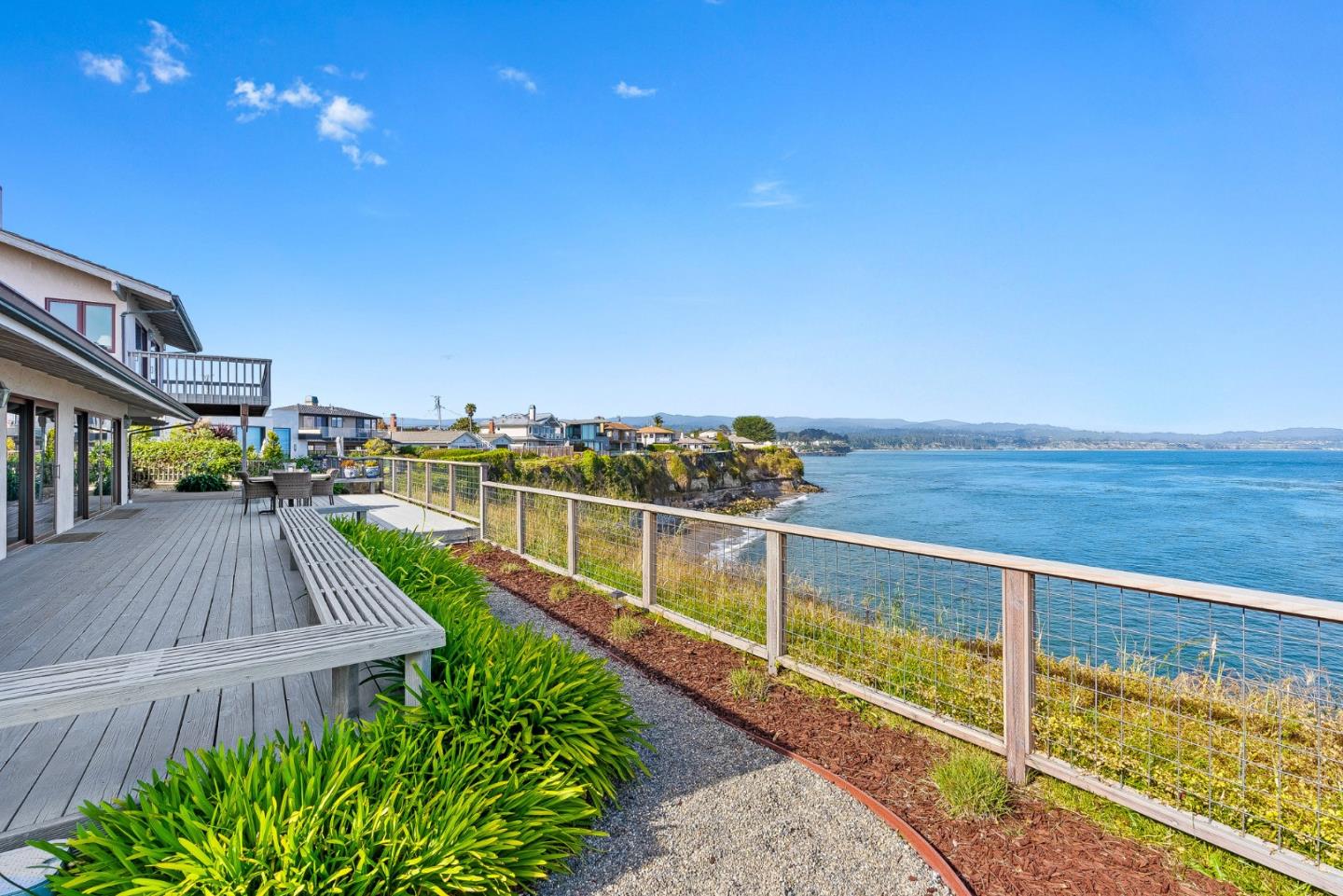 Detail Gallery Image 39 of 51 For 4250 Opal Cliff Dr, Santa Cruz,  CA 95062 - 4 Beds | 2/1 Baths