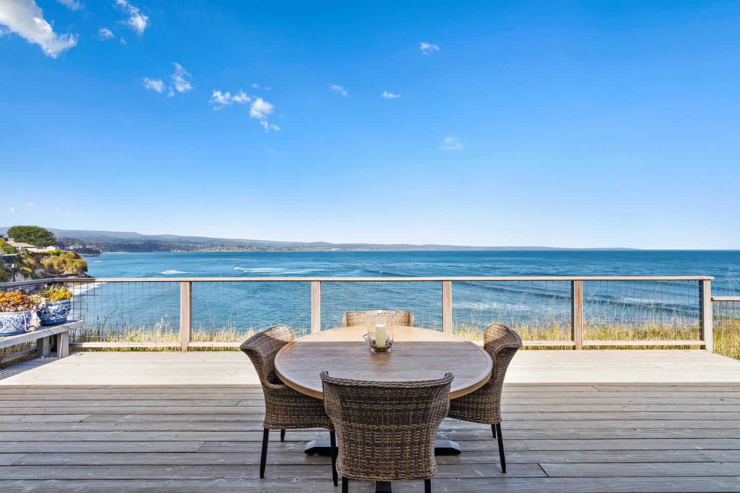 Detail Gallery Image 6 of 51 For 4250 Opal Cliff Dr, Santa Cruz,  CA 95062 - 4 Beds | 2/1 Baths