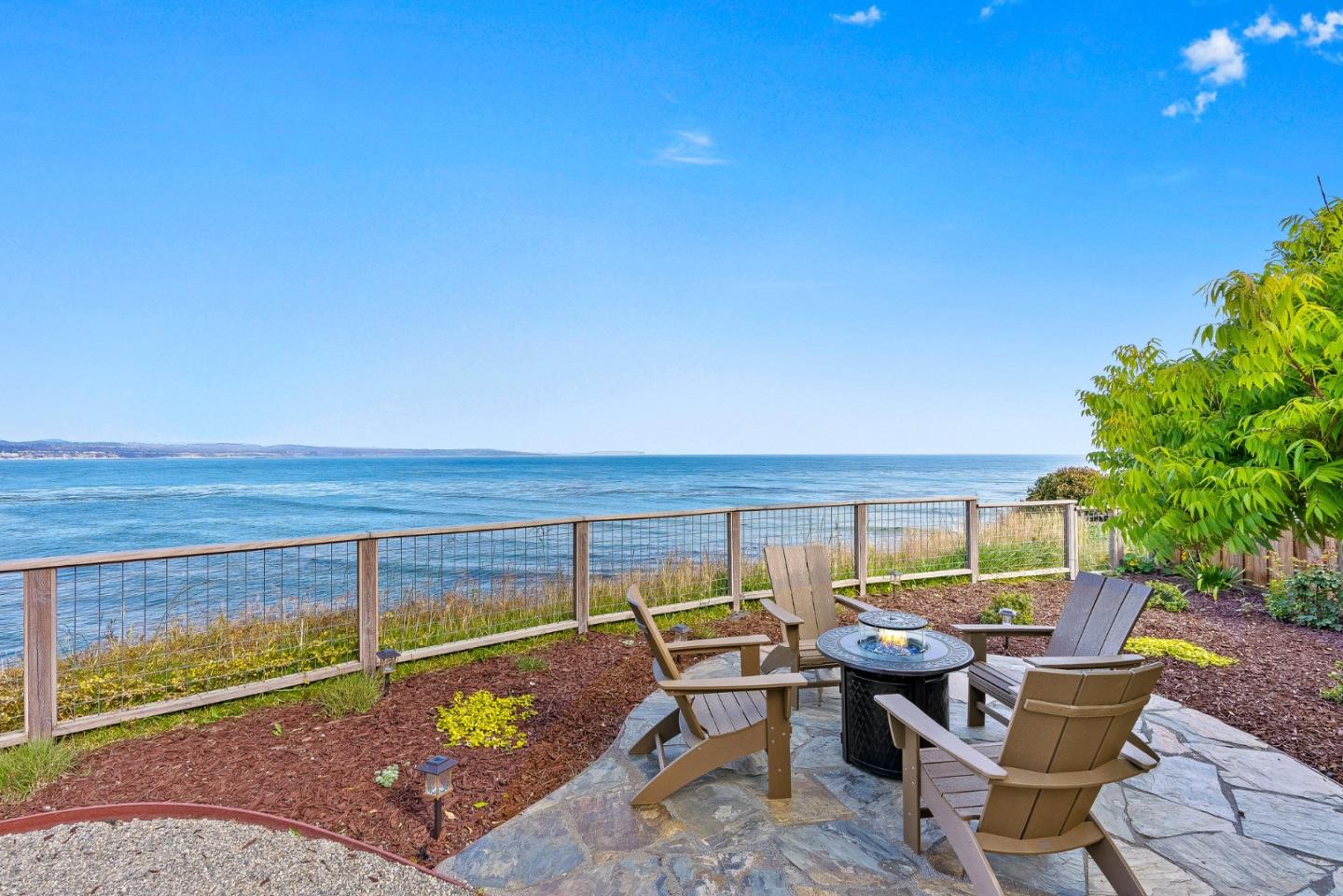 Detail Gallery Image 8 of 51 For 4250 Opal Cliff Dr, Santa Cruz,  CA 95062 - 4 Beds | 2/1 Baths