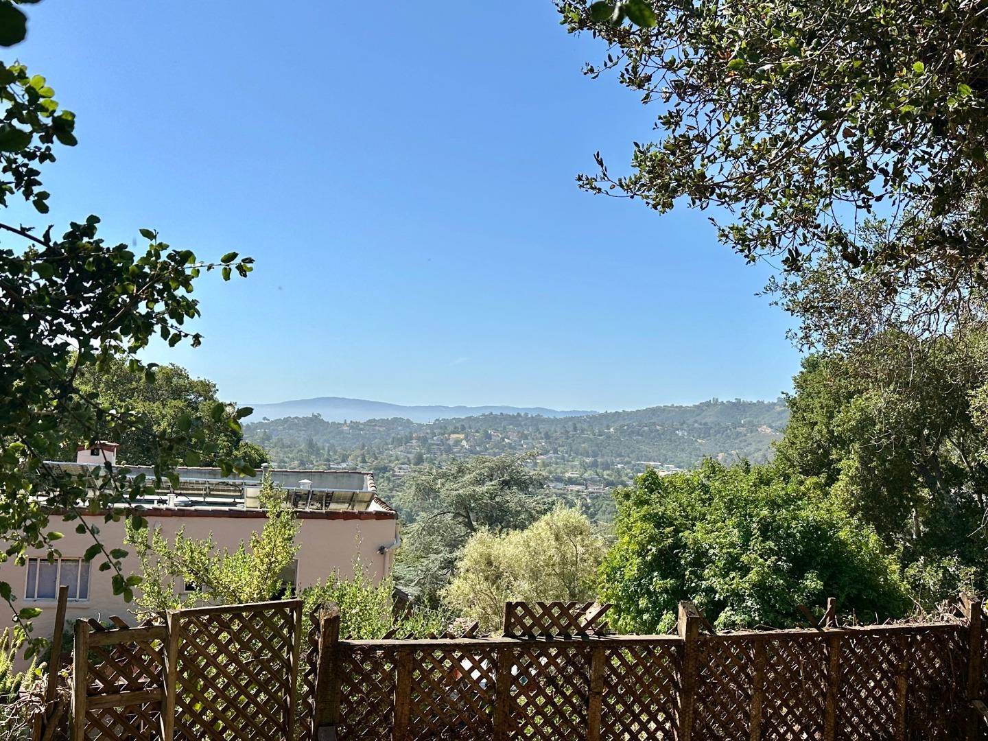 Detail Gallery Image 2 of 54 For 1920 Oak Knoll Dr, Belmont,  CA 94002 - 3 Beds | 2/1 Baths
