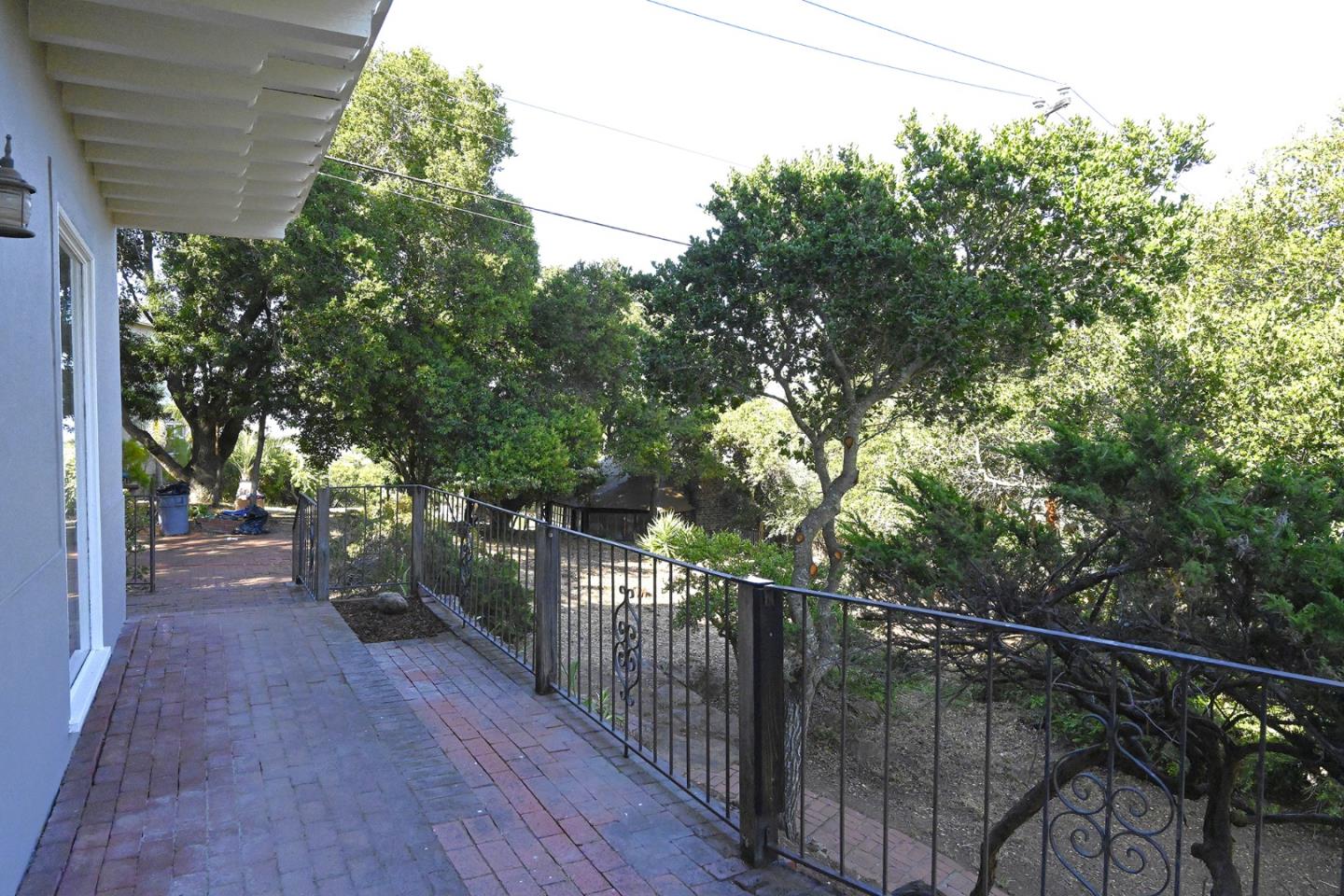 Detail Gallery Image 36 of 54 For 1920 Oak Knoll Dr, Belmont,  CA 94002 - 3 Beds | 2/1 Baths