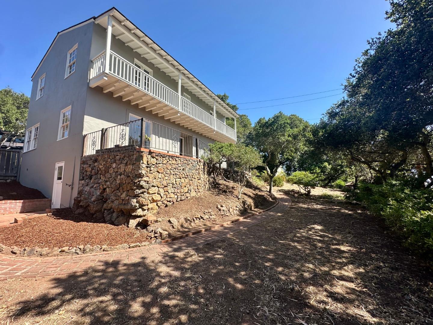 Detail Gallery Image 46 of 54 For 1920 Oak Knoll Dr, Belmont,  CA 94002 - 3 Beds | 2/1 Baths