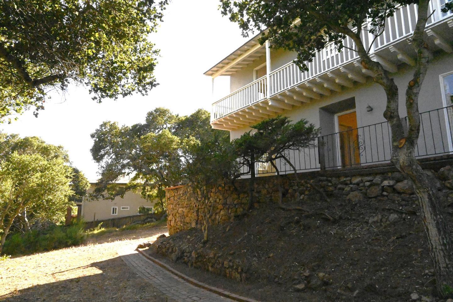 Detail Gallery Image 48 of 54 For 1920 Oak Knoll Dr, Belmont,  CA 94002 - 3 Beds | 2/1 Baths