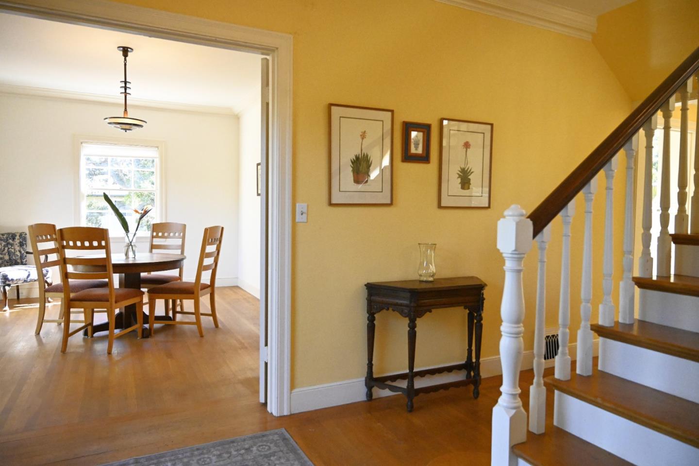 Detail Gallery Image 7 of 54 For 1920 Oak Knoll Dr, Belmont,  CA 94002 - 3 Beds | 2/1 Baths