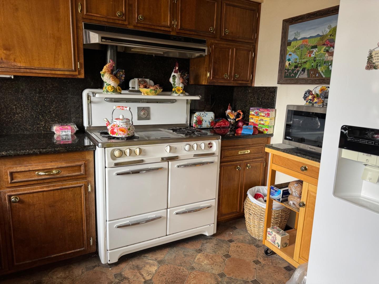 Detail Gallery Image 10 of 20 For 1841 Yosemite St, Seaside,  CA 93955 - 3 Beds | 1/1 Baths