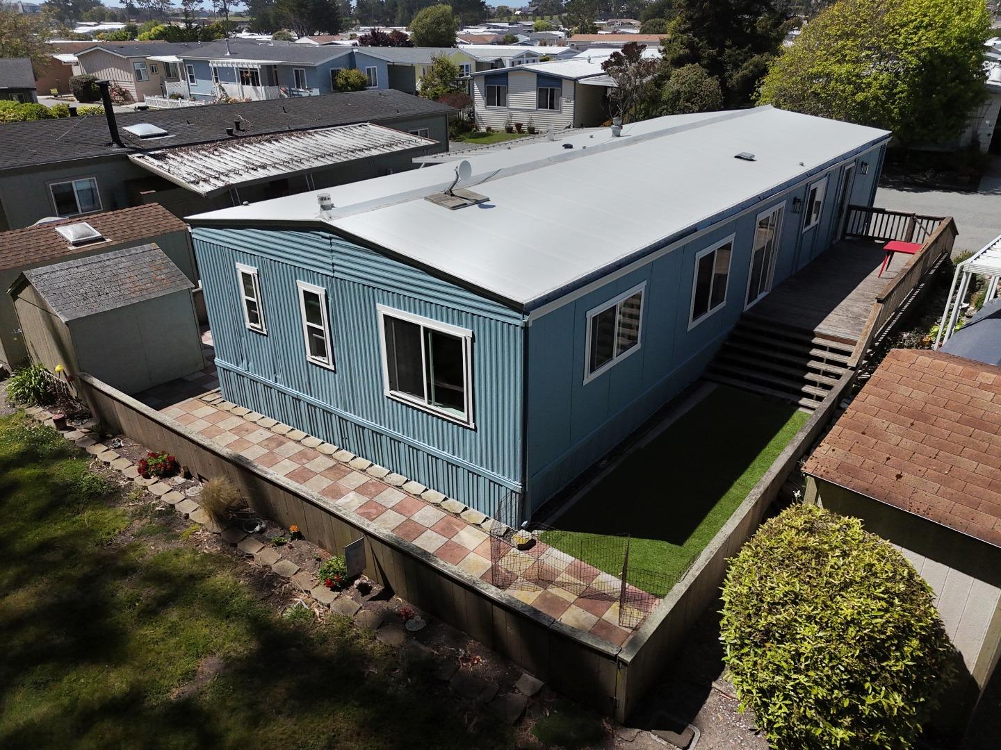 Detail Gallery Image 3 of 38 For 53 Creekside Ave #.,  Half Moon Bay,  CA 94019 - 2 Beds | 2 Baths
