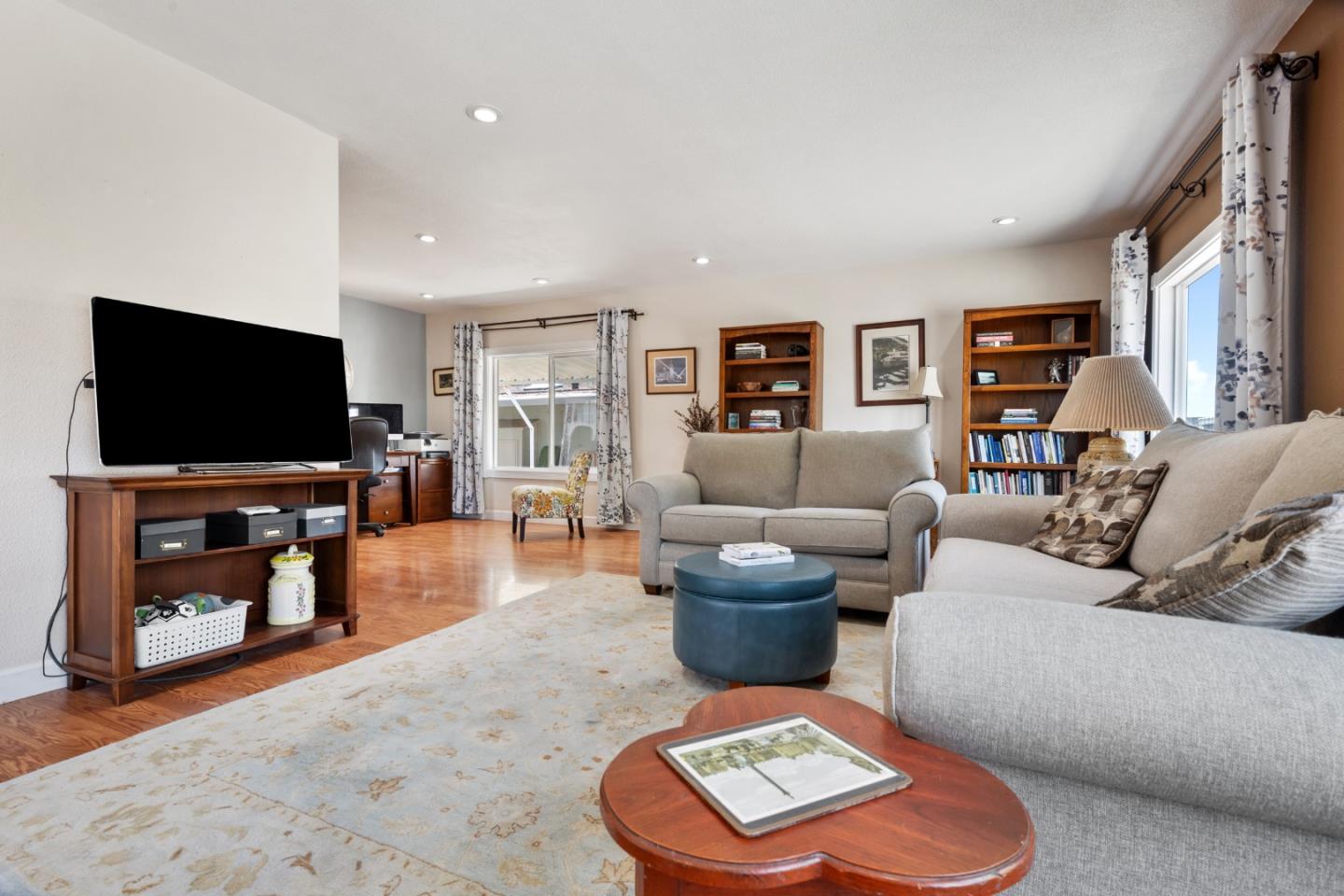 Detail Gallery Image 7 of 38 For 53 Creekside Ave #.,  Half Moon Bay,  CA 94019 - 2 Beds | 2 Baths